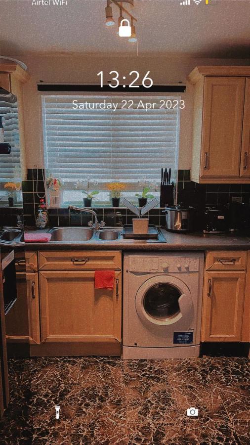 Lovely 2 Bed Flat/Apt In East London- Nice Estate. سوفيريتو المظهر الخارجي الصورة
