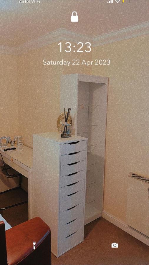 Lovely 2 Bed Flat/Apt In East London- Nice Estate. سوفيريتو المظهر الخارجي الصورة