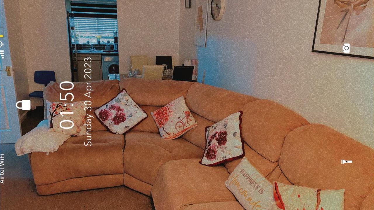 Lovely 2 Bed Flat/Apt In East London- Nice Estate. سوفيريتو المظهر الخارجي الصورة
